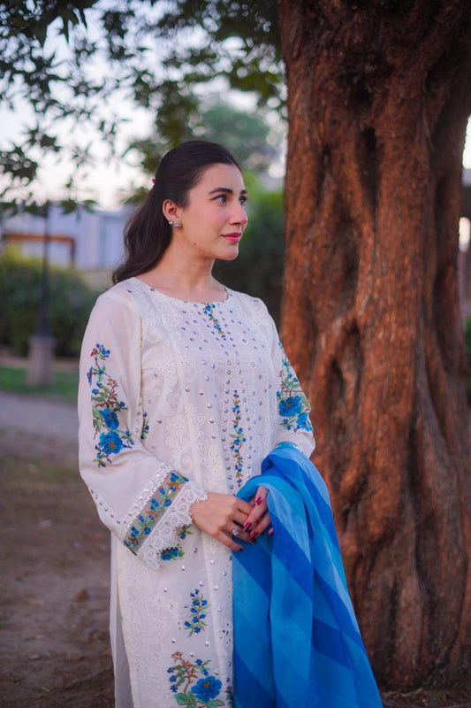 Saroya Luxury Lawn Stitched 3 Piece Suit – White Embroidered with Blue Printed Dupatta